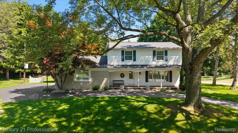 633 Foxhall Road, Bloomfield, MI 48304 - #2