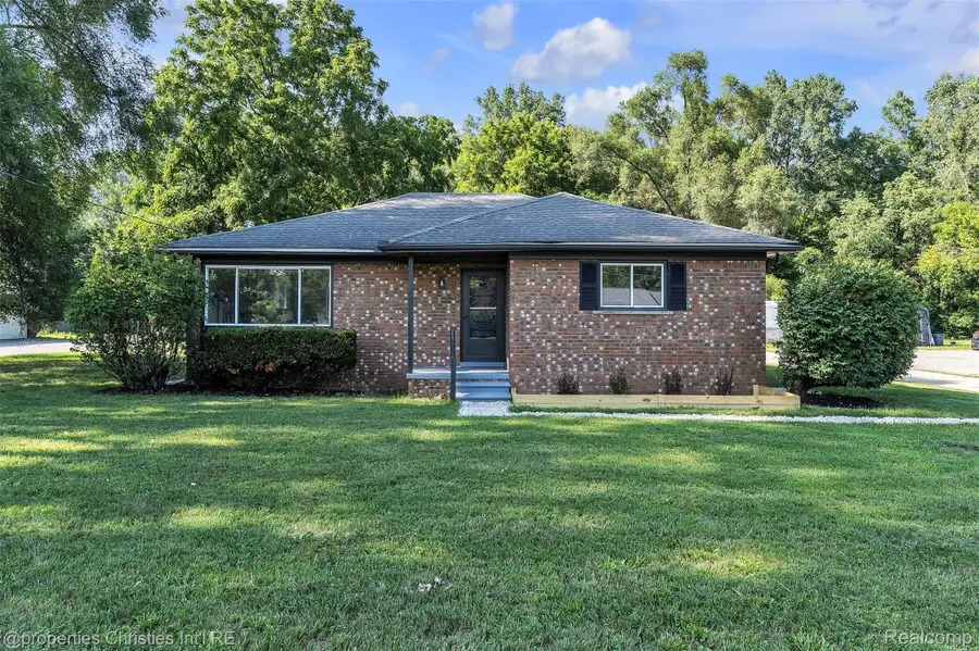32652 Cadillac Street, Farmington, MI 48336 - #3
