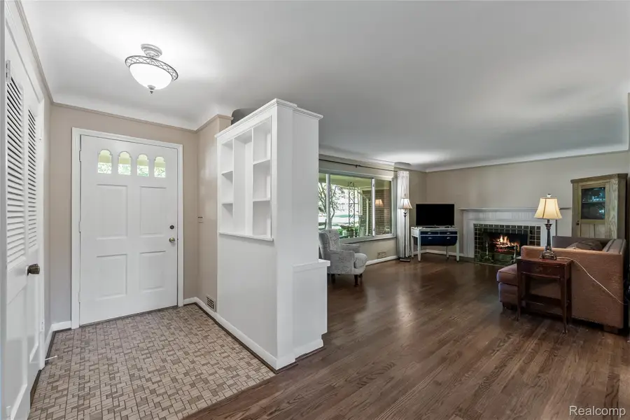 23270 Fleming Drive, Farmington, MI 48335 - #2