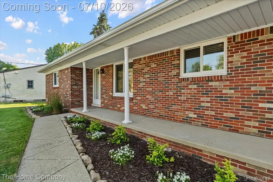 33413 Louise Avenue, Clinton Township, MI 48035 - #3