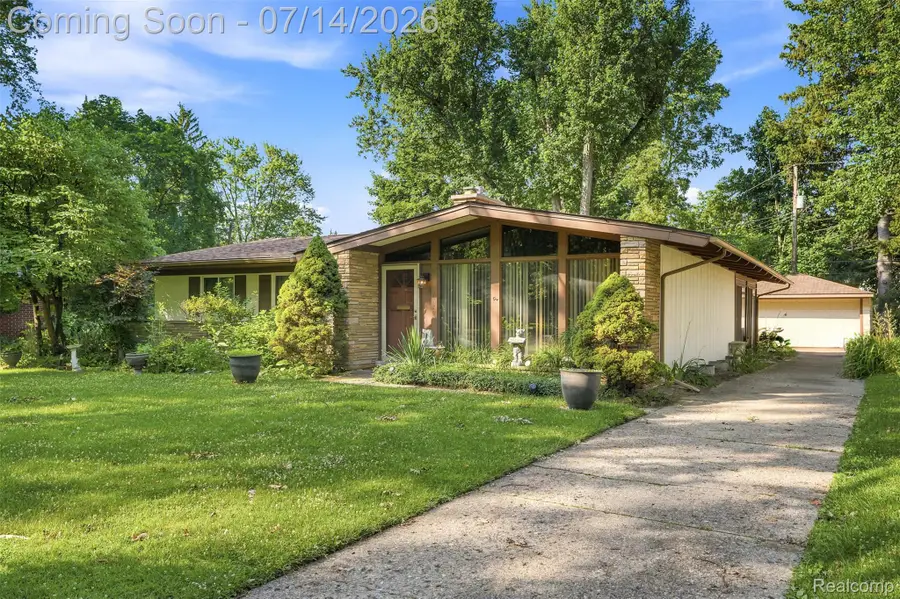 27679 Spring Arbor Drive, Southfield, MI 48076 - #2