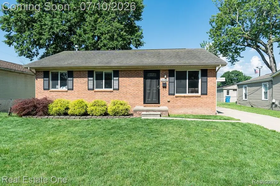 26649 Groveland Street, Madison Heights, MI 48071 - #2