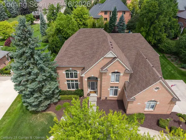 44026 Deep Hollow Circle, Northville, MI 48168