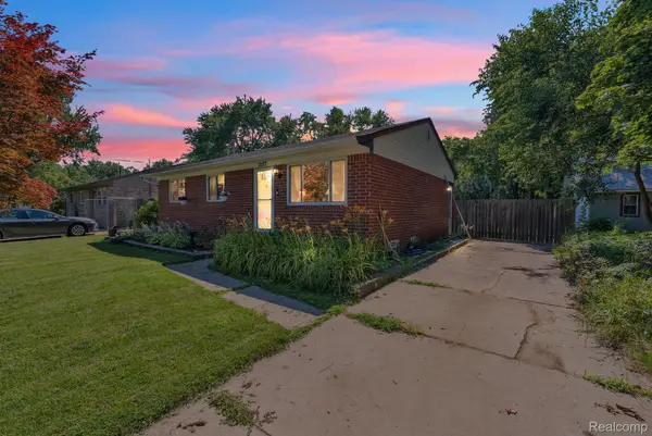 12177 Hartel Street, Livonia, MI 48150