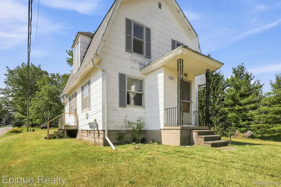920 Farr Avenue, Owosso, MI 48867 - #3