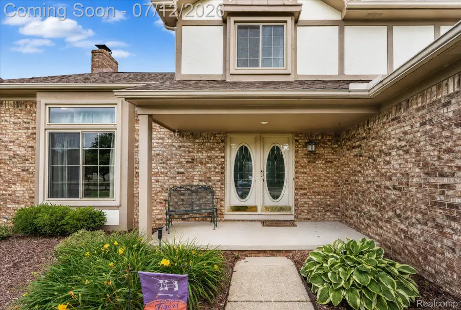 39044 Mallorn Drive, Sterling Heights, MI 48313 - #3