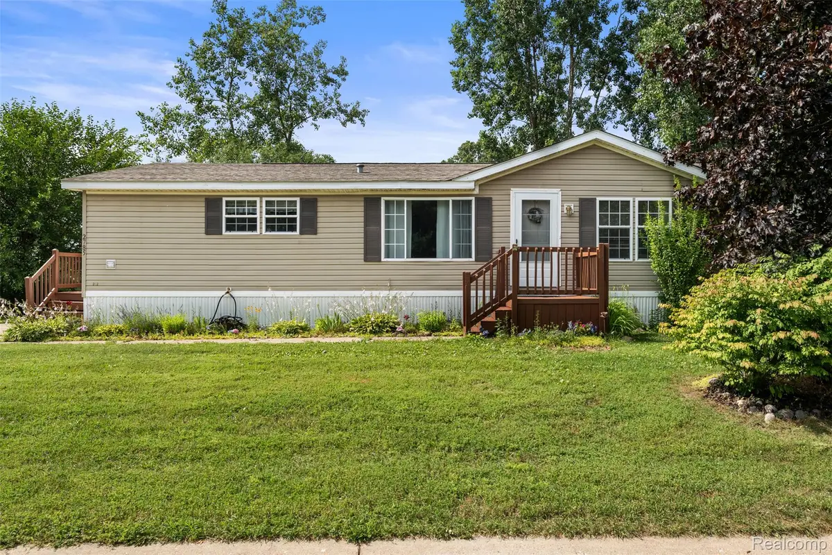 2785 Mulberry Dr, Clarkston, MI 48348 - #1