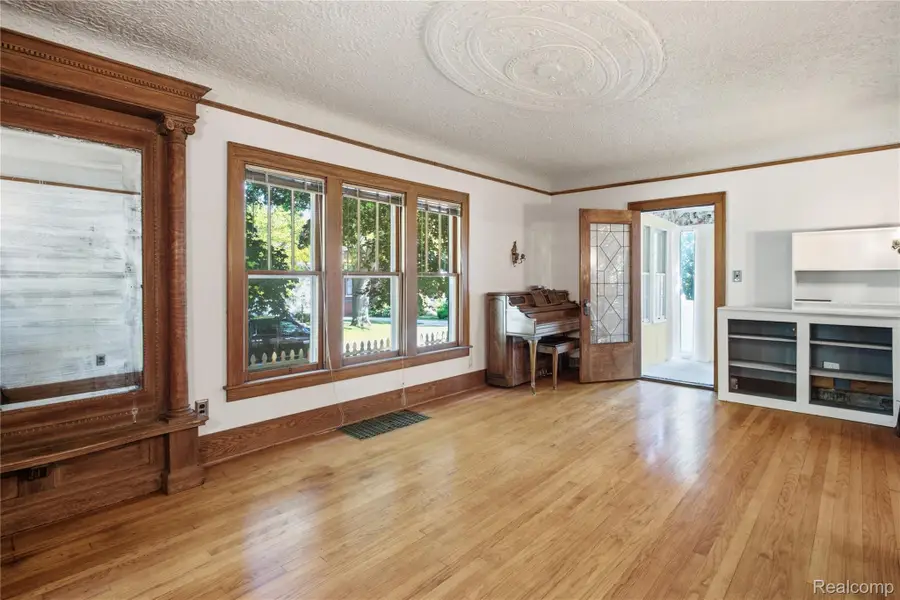 318 N Court Street, Howell, MI 48843 - #3