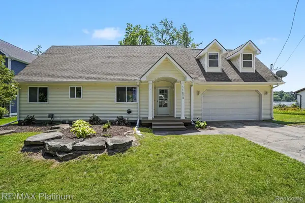 11624 Island Court, Hartland, MI 48353