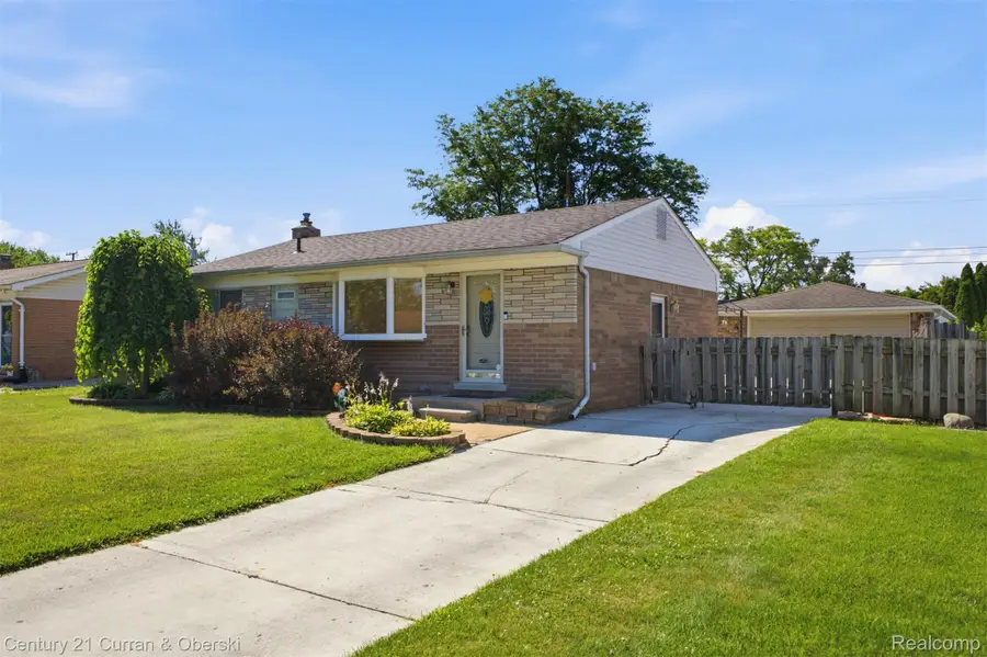18018 Cloverdale Drive, Clinton Township, MI 48035 - #2