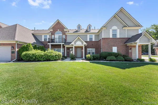 27636 Hidden Oaks Drive, Trenton, MI 48183