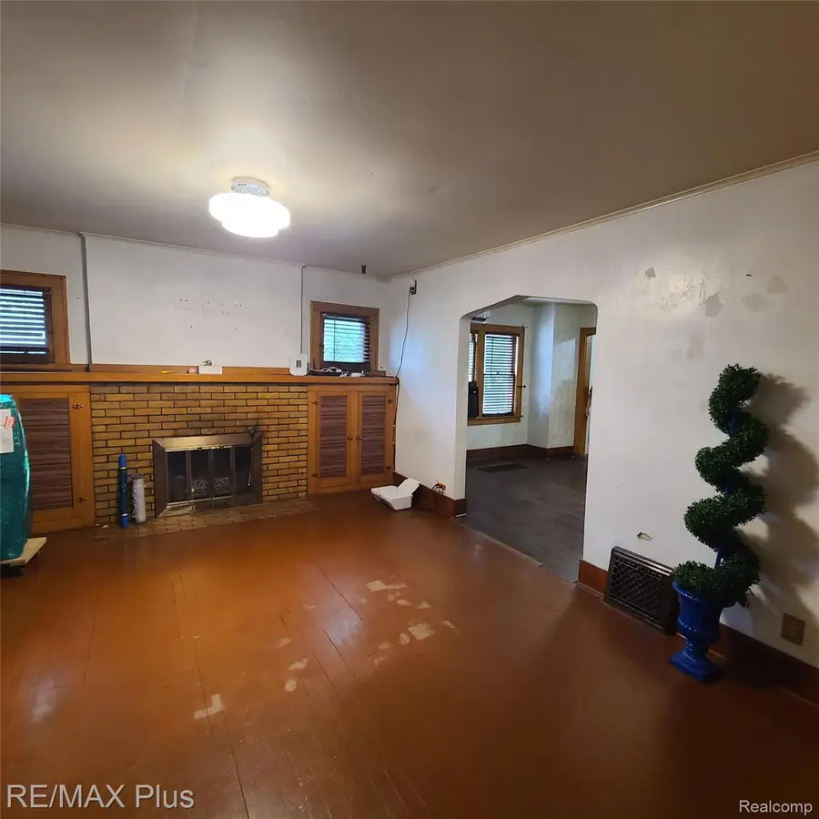 921 Welch Boulevard, Flint, MI 48504 - #2
