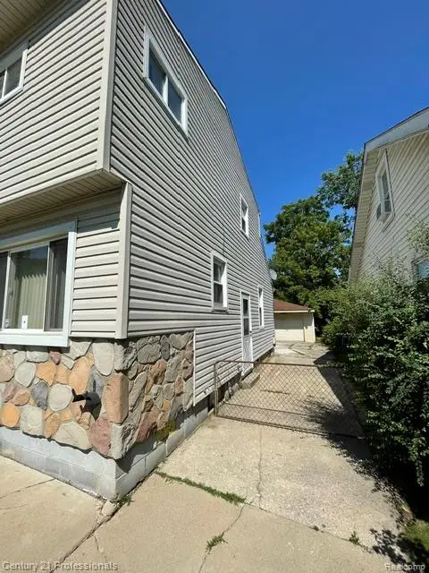 15392 Dixie, Redford, MI 48239 - #2