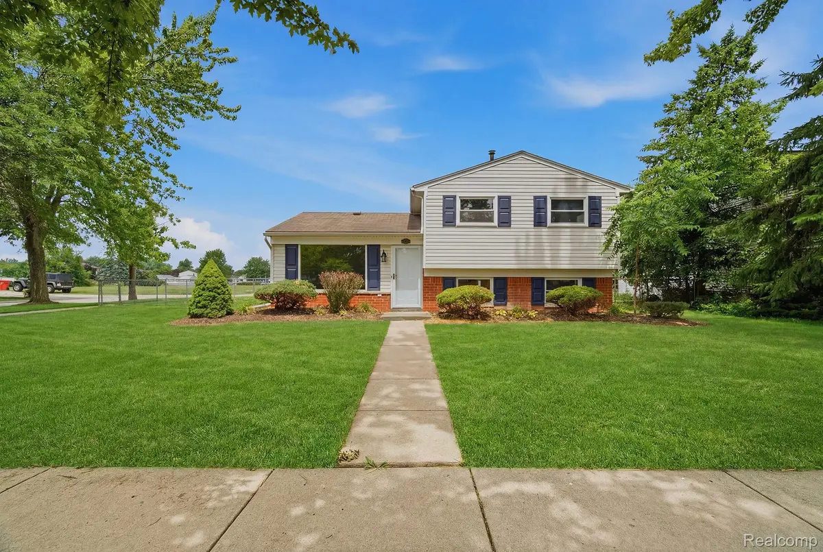 23254 Croft Avenue, Flat Rock, MI 48134 - #1