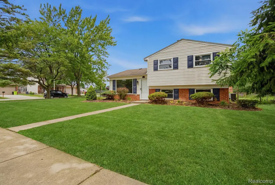 23254 Croft Avenue, Flat Rock, MI 48134 - #2