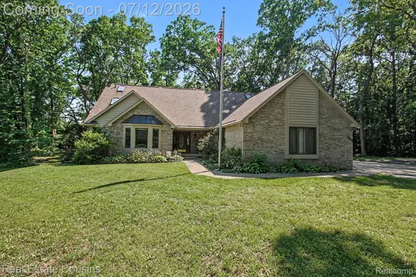 9828 Whisperwood Lane, Brighton, MI 48116