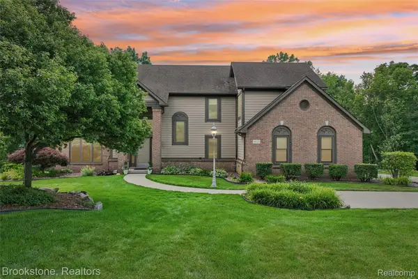 6423 Southampton Drive, Clarkston, MI 48346
