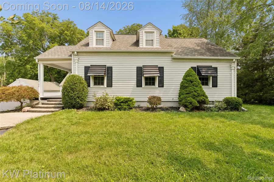 44156 Elizabeth Road, Clinton, MI 48036 - #2