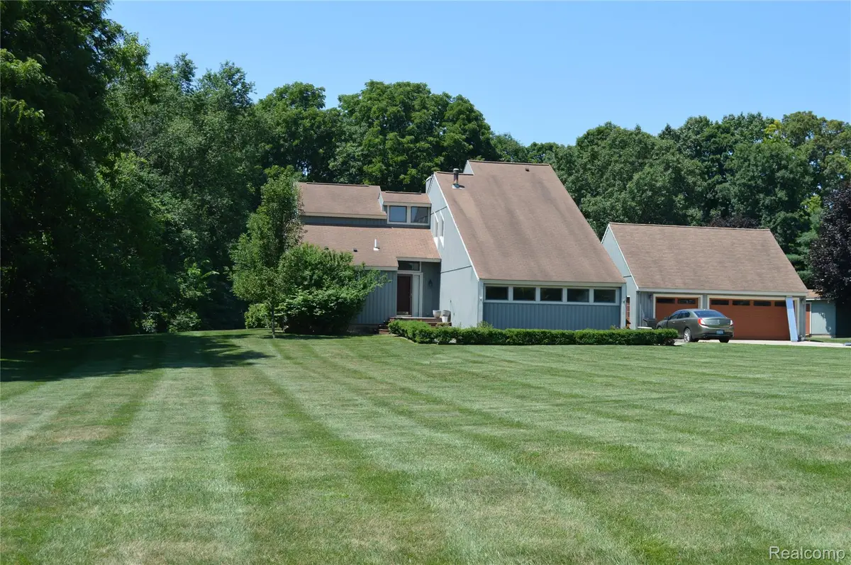 10055 Walnut Hill Drive, Davisburg, MI 48350 - #1