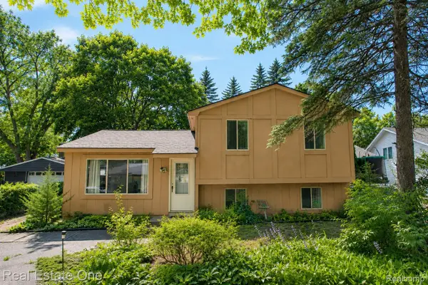 4510 Bethune Court, WestBloomfield, MI 48323