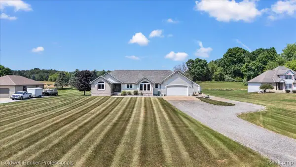5554 Sandy Lane, Columbiaville, MI 48421