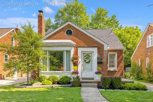 20855 Lochmoor Street, HarperWoods, MI 48225