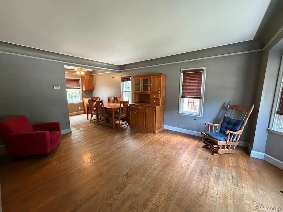 643 N Rosevere Avenue, Dearborn, MI 48128 - #2