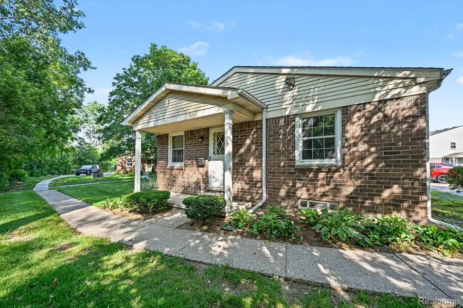 38211 Carolon Boulevard, Westland, MI 48185 - #2