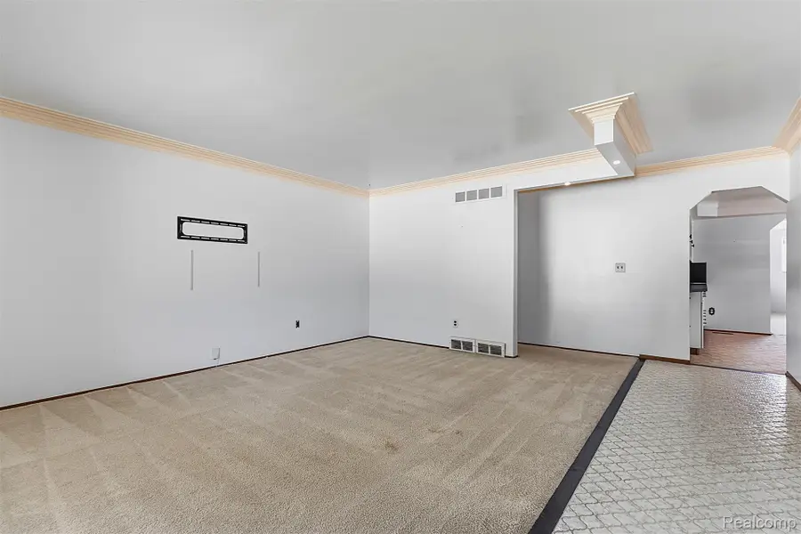 19100 Masonic Boulevard, Roseville, MI 48066 - #2