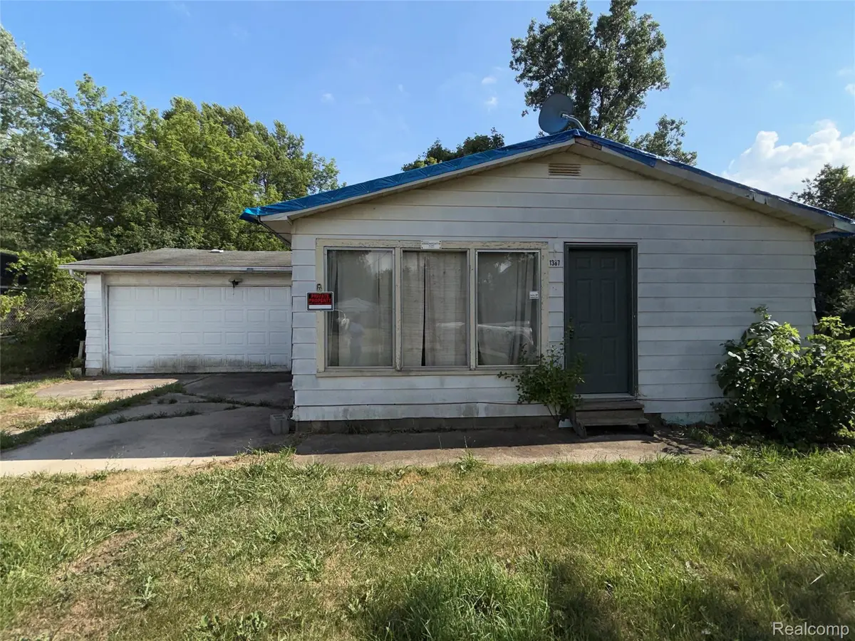 1387 W Princeton Avenue, Flint, MI 48505 - #1