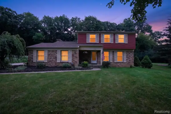 2356 Pineview Court, Flushing, MI 48433