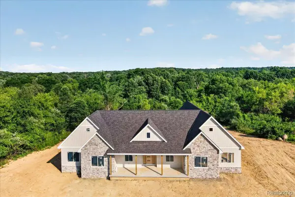 5000 Metamora Ridge, Metamora, MI 48455