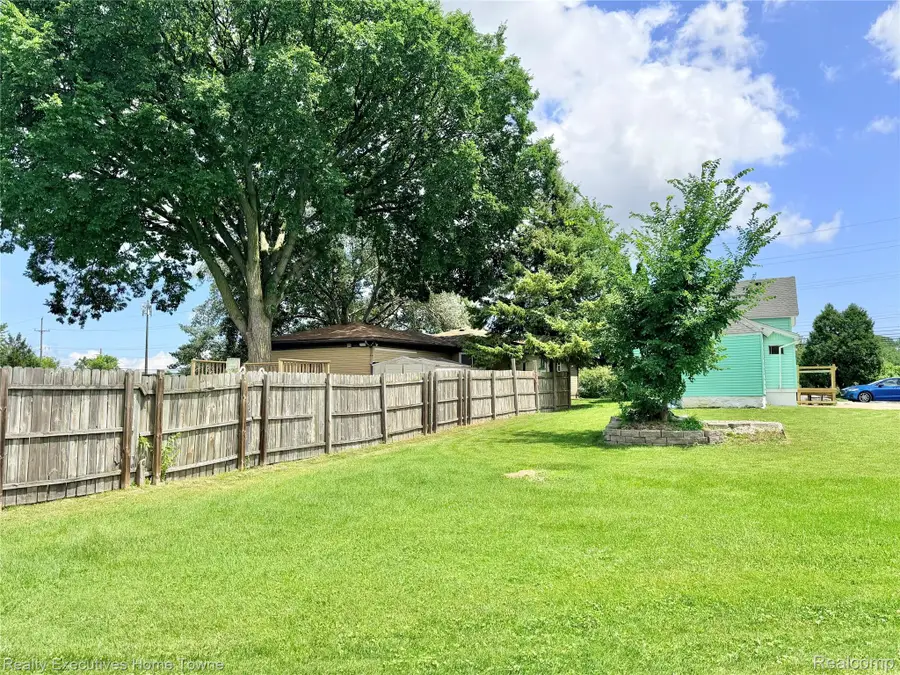 38303 Little Mack Avenue, Clinton Township, MI 48036 - #2