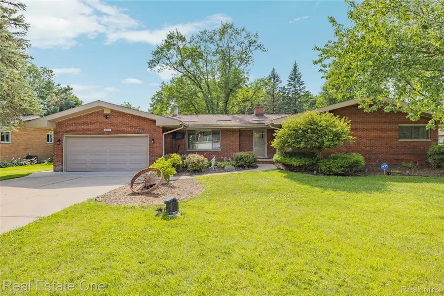 2810 Walbridge Road, Rochester Hills, MI 48307 - #2