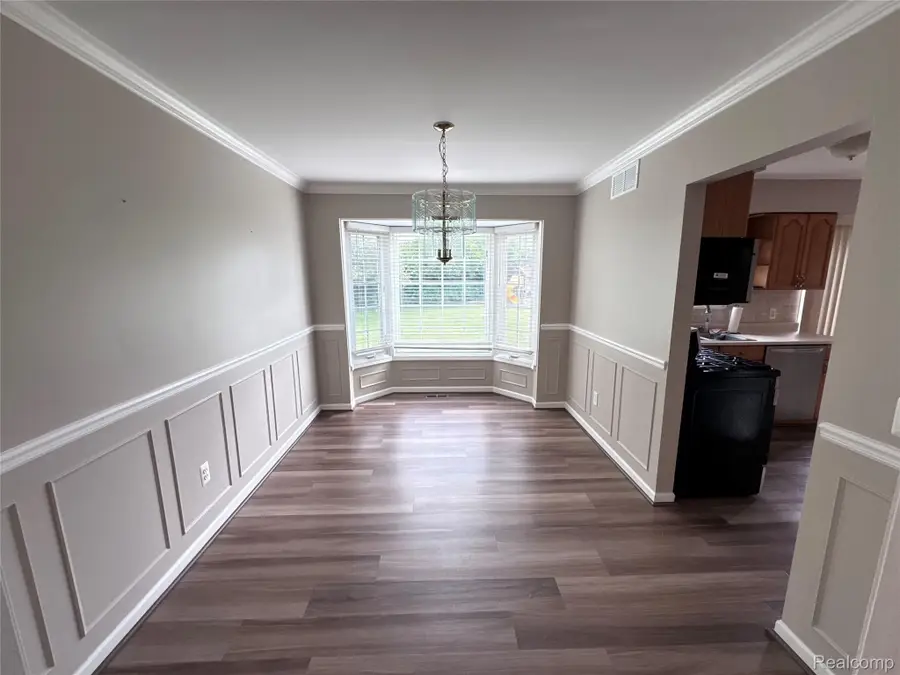 35601 Ashford Drive, Sterling Heights, MI 48312 - #3