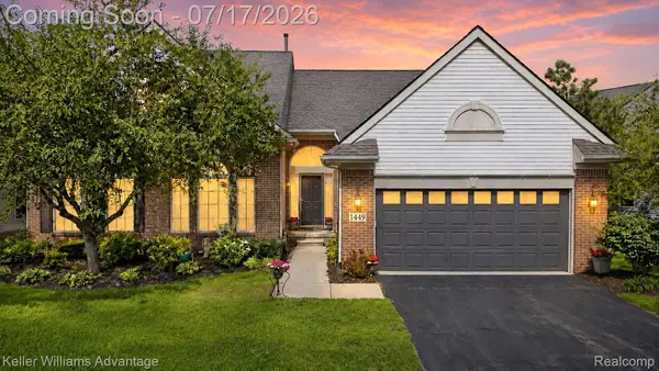 1449 Covington Crossing #44, WalledLake, MI 48390