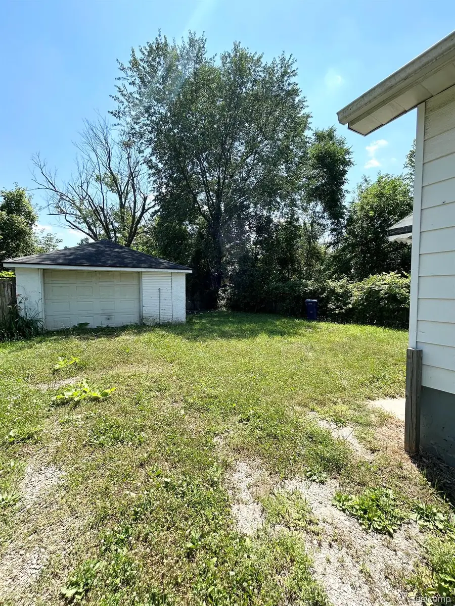 2414 Thom Street, Flint, MI 48506 - #3