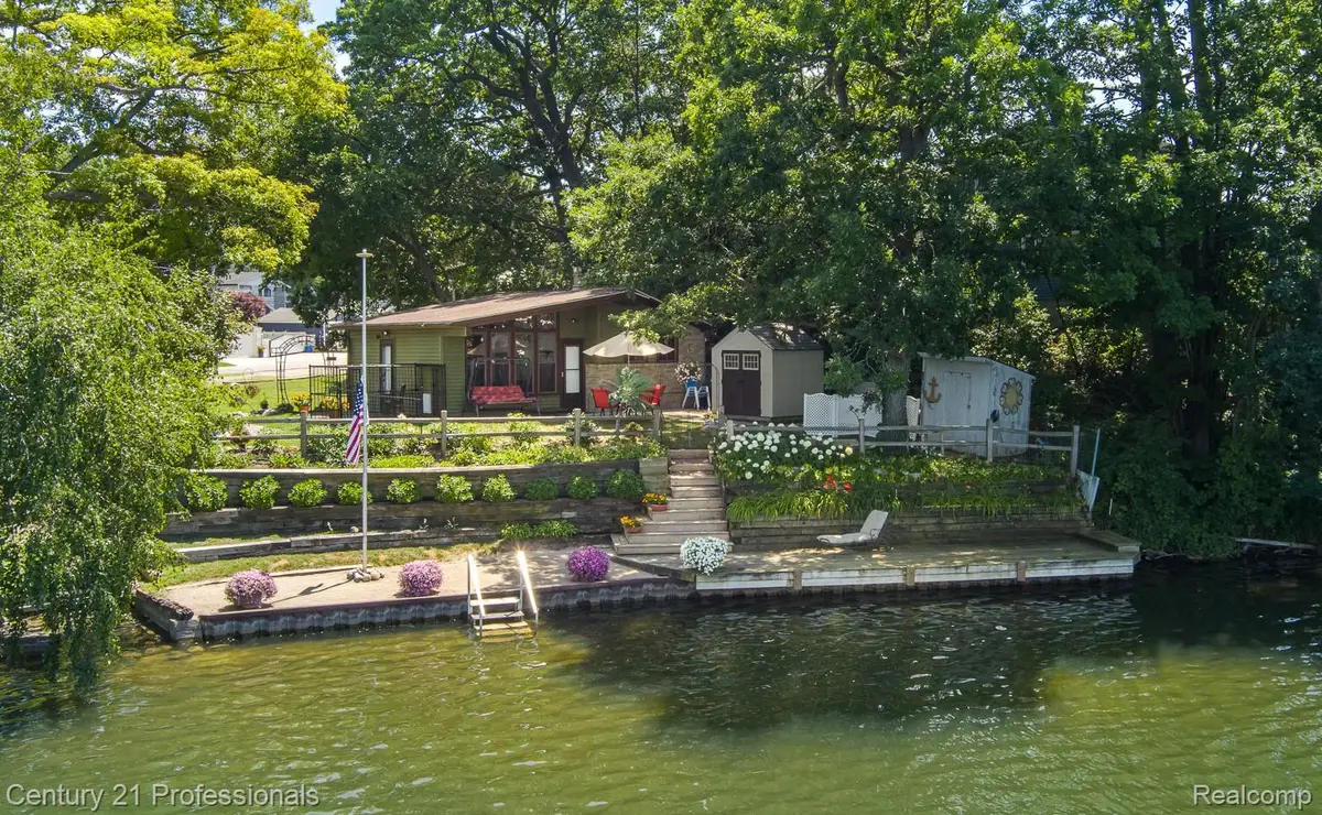 420 Bellevue Avenue, Lake Orion, MI 48362 - #1