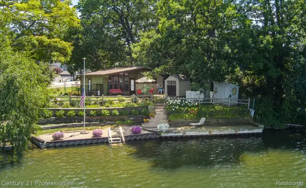 420 Bellevue Avenue, LakeOrion, MI 48362