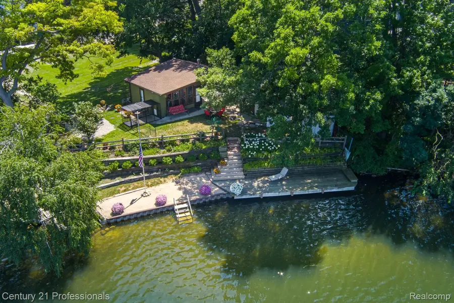 420 Bellevue Avenue, Lake Orion, MI 48362 - #2