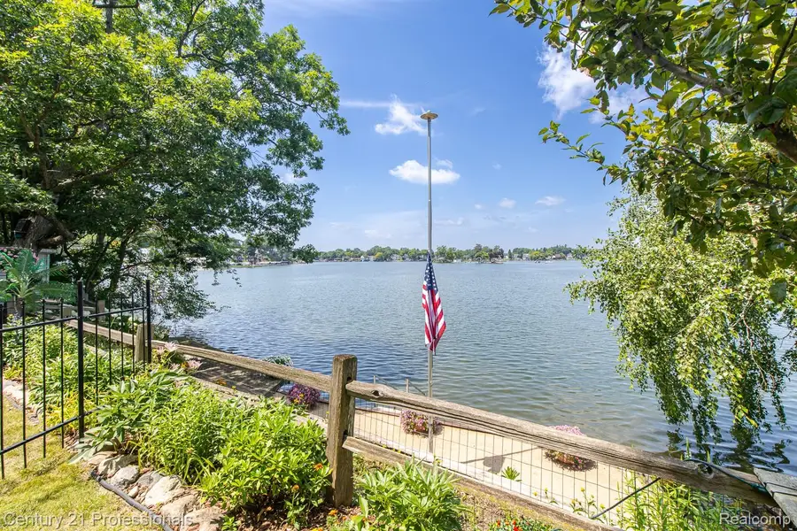 420 Bellevue Avenue, Lake Orion, MI 48362 - #3