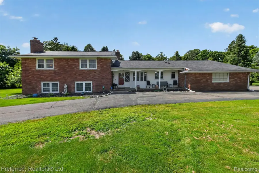 22519 Woodrising Lane, Farmington Hills, MI 48335 - #3