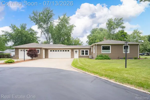 5009 Frankwill Avenue, Clarkston, MI 48346