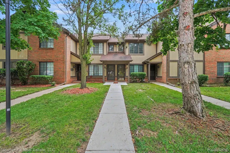 1502 Meadow Side Drive, Rochester Hills, MI 48307 - #2