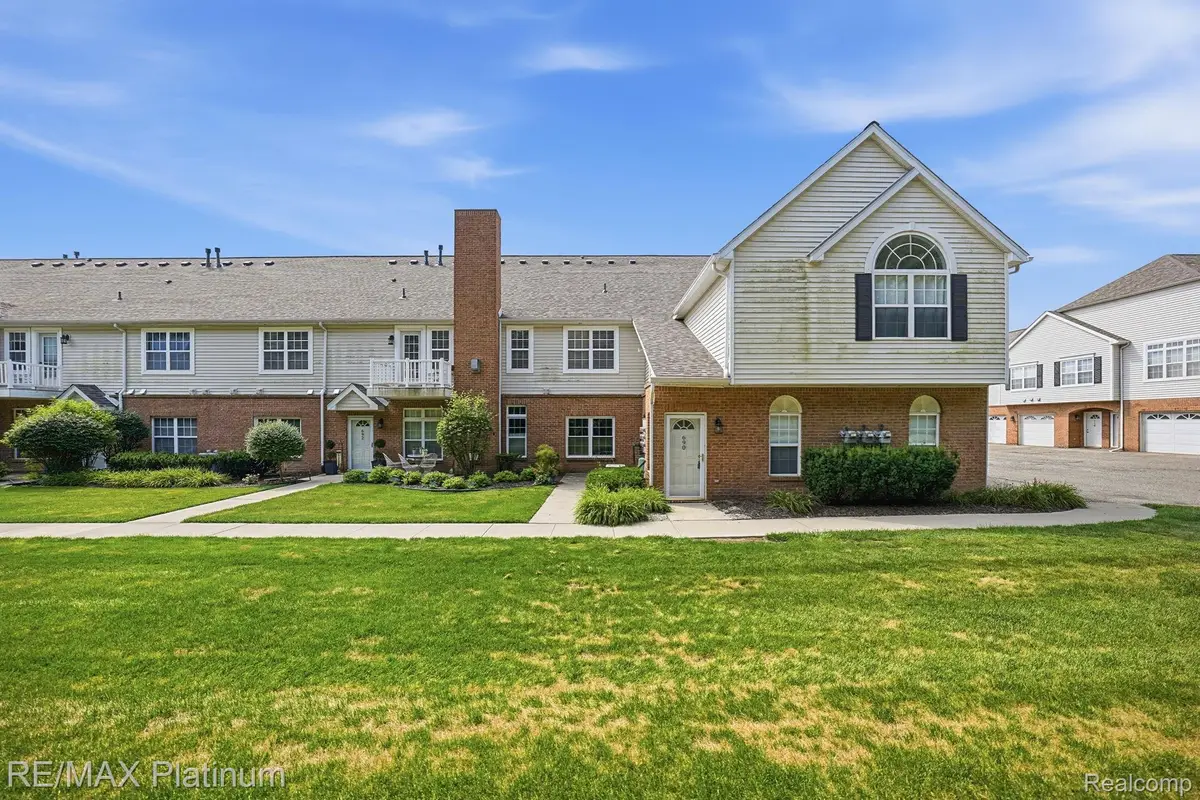 690 Olde English Circle, Howell, MI 48855 - #1