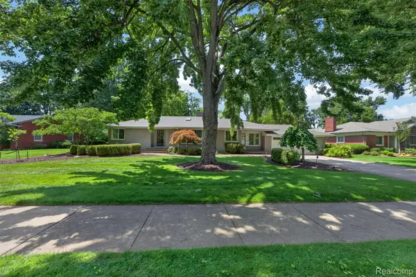32873 Norchester Street, BeverlyHills, MI 48025