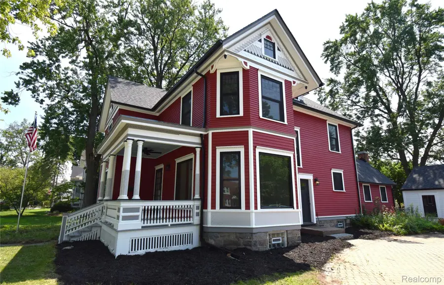 45669 Cass Avenue, Utica, MI 48317 - #2