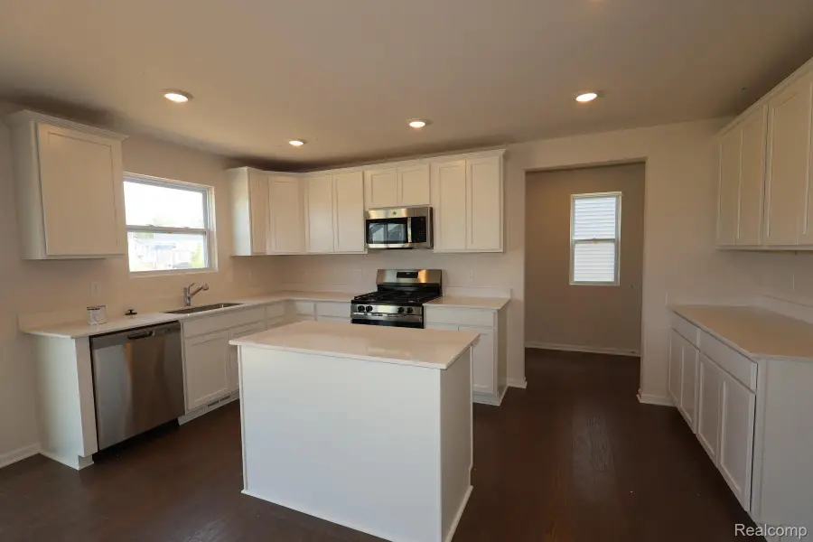 410 Hidden River W, Holly, MI 48442 - #2