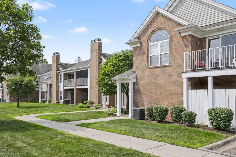 46246 Baldwin Drive #45, Macomb, MI 48044 - #2