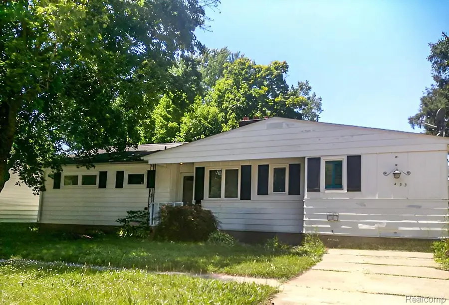 433 Crestview Street, Flushing, MI 48433 - #2